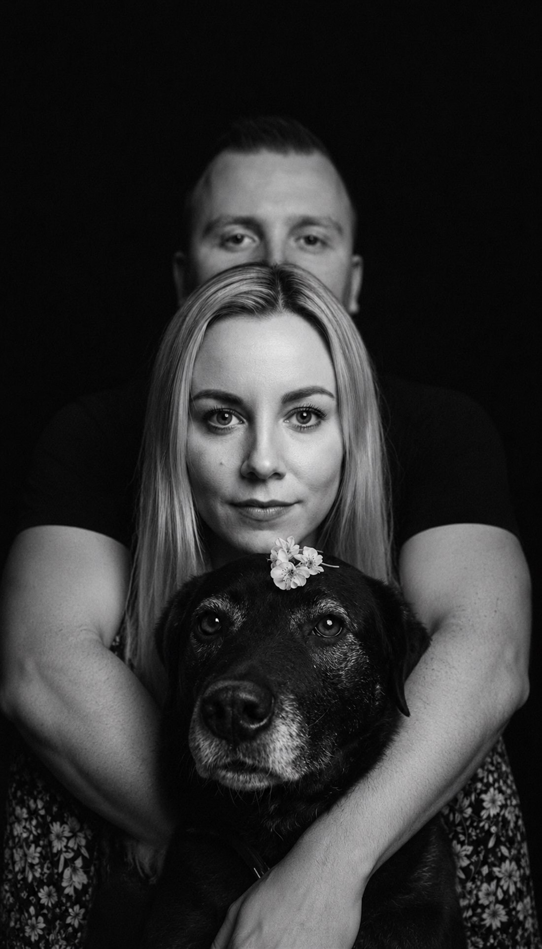 Pascal und Louise mit ihrem Hund